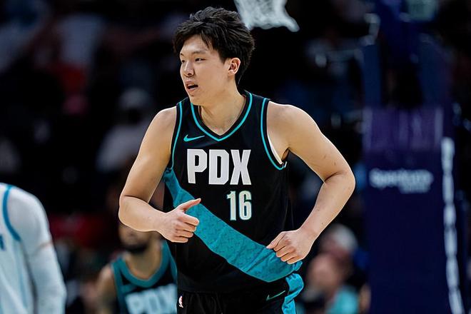 杨瀚森发展联盟首战失利 撕裂城混音逆转南湾湖