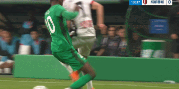 国安三度质疑裁判判罚，VAR视频或定胜负